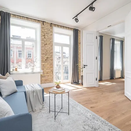 Apartment Sunny Garden Street In