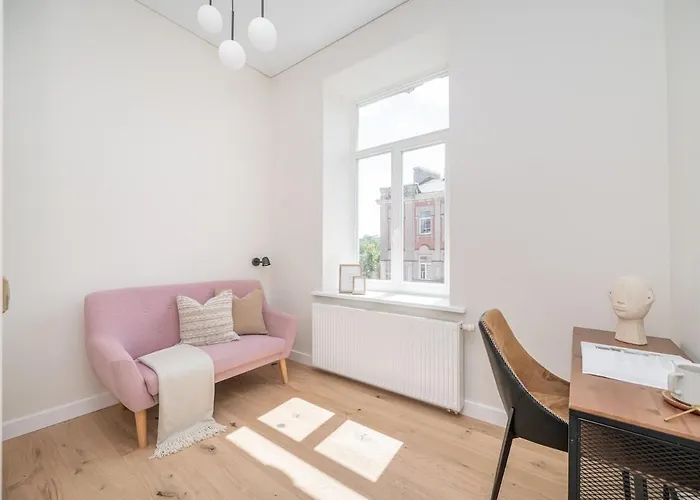 Sunny Garden Street In * Wilna